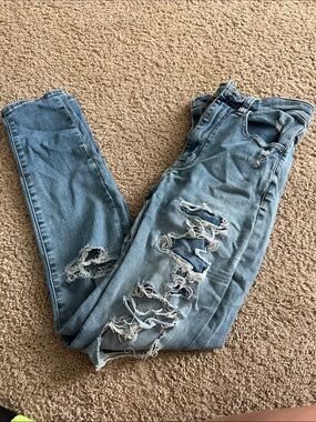 American Eagle Outfitters Light Blue Distressed Skinny Jeans